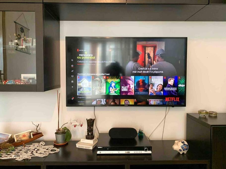Central Apartment Muncii Area Netflix Bucharest Exterior photo
