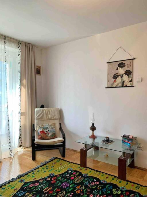 Central Apartment Muncii Area Netflix Bucharest Exterior photo